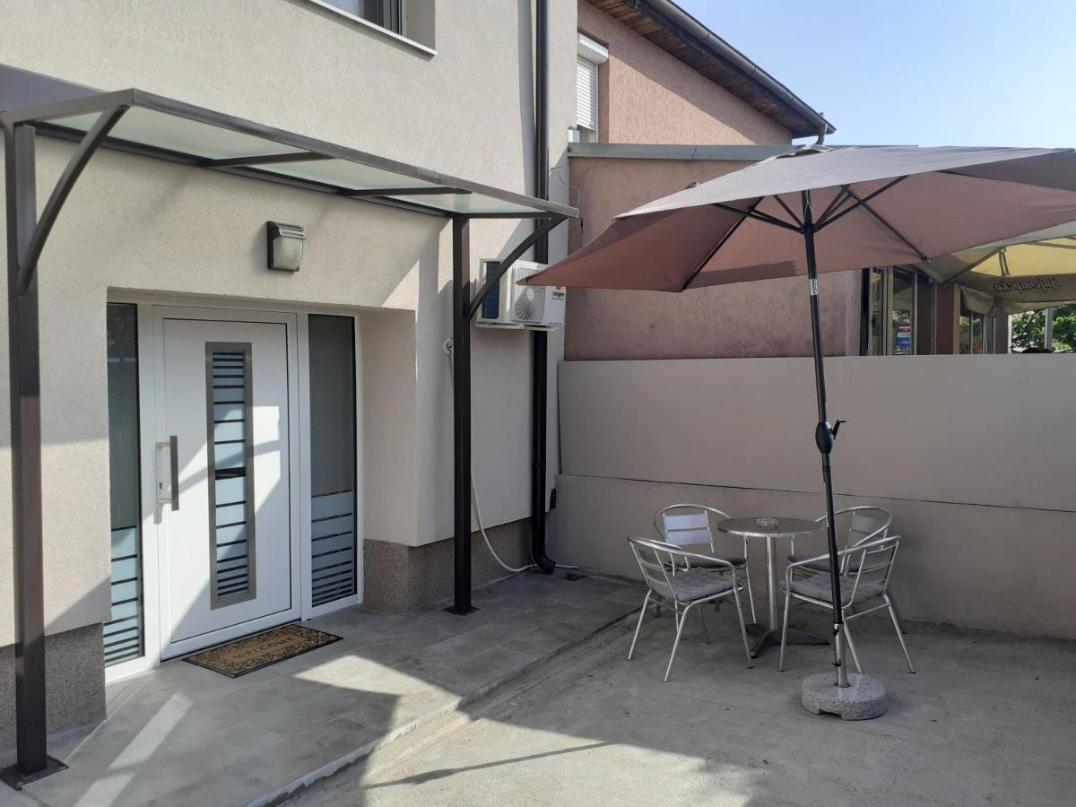 Apartman Nena Пирот Екстериор снимка