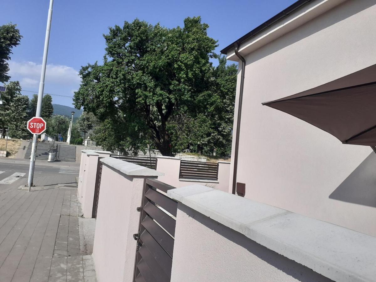 Apartman Nena Пирот Екстериор снимка